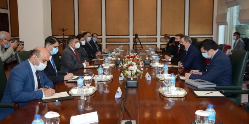 Azerbaijani FM meets with Pakistani Director General Frontier Works Organisation