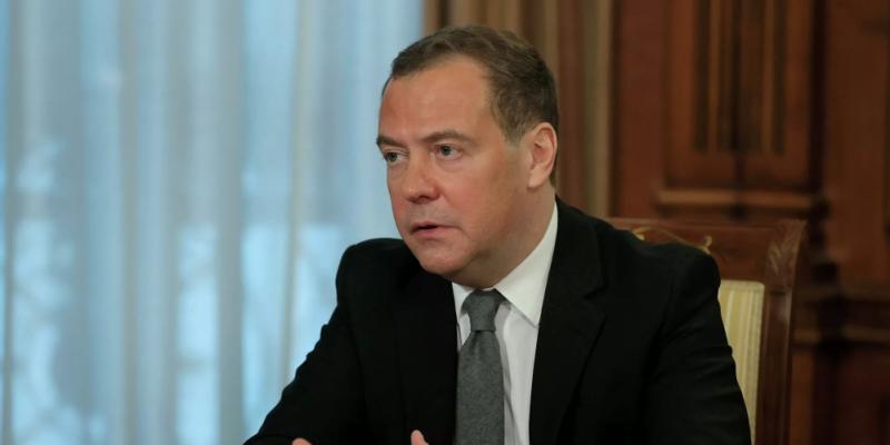 D.Medvedev: Qarabağda nizamlanmanı Türkiyə ilə də müzakirə etmək lazımdır
