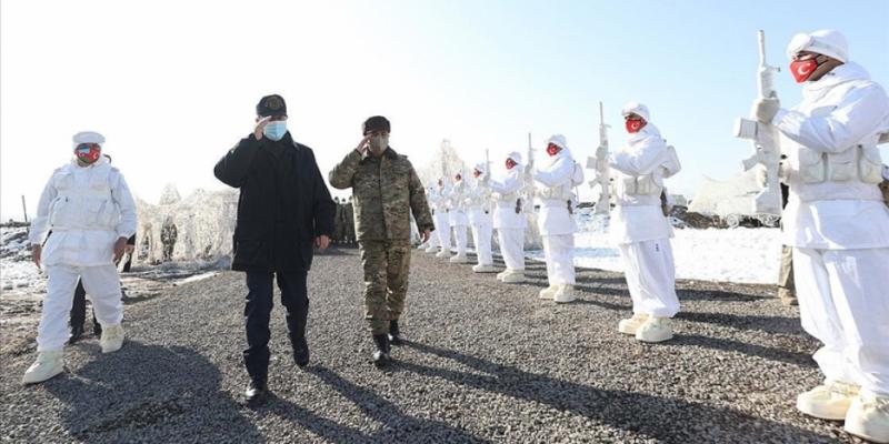 Министры обороны Азербайджана и Турции выступили на презентации в рамках совместных «Зимних учений-2021»
