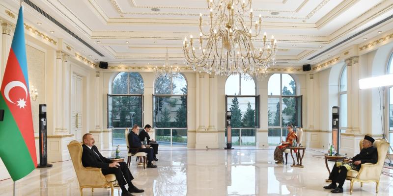 Президент Ильхам Алиев принял верительные грамоты новоназначенного посла Индонезии в Азербайджане