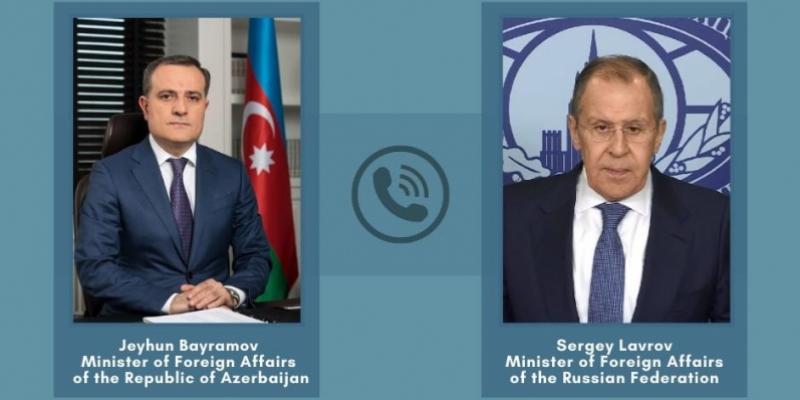 Azerbaijani, Russian FMs talk on phone