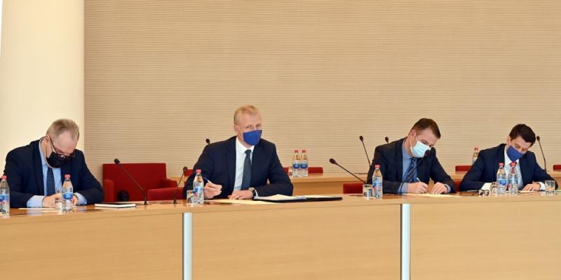 Министр иностранных дел Джейхун Байрамов встретился с руководителями дипломатических представительств стран-членов ЕС в Aзербайджане