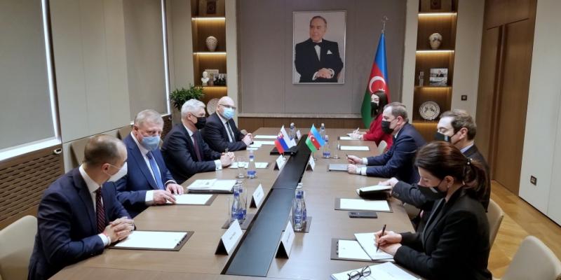 Azerbaijani FM meets with his Slovak counterpart