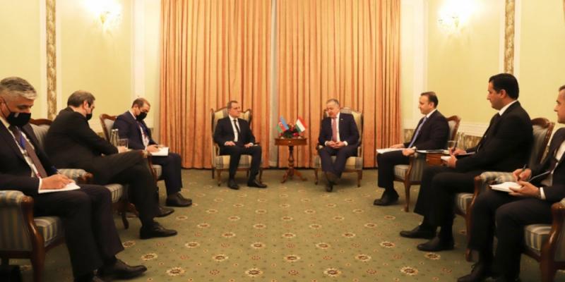 Azerbaijani, Tajik FMs discuss prospects for cooperation