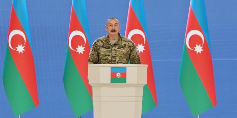 Президент, Верховный главнокомандующий Ильхам Алиев встретился с группой руководителей и личного состава Азербайджанской армии по случаю Дня Вооруженных сил