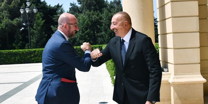Состоялся совместный рабочий обед Президента Азербайджана Ильхама Алиева и президента Совета Европейского Союза Шарля Мишеля