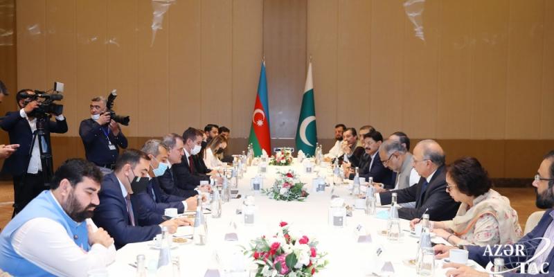 Министр иностранных дел Азербайджана встретился с председателем Национального собрания Пакистана