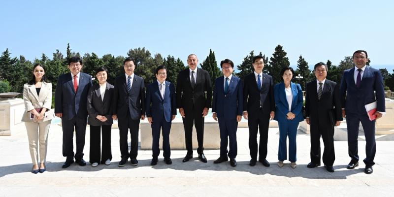 Президент Ильхам Алиев принял делегацию во главе с председателем Национального собрания Республики Корея