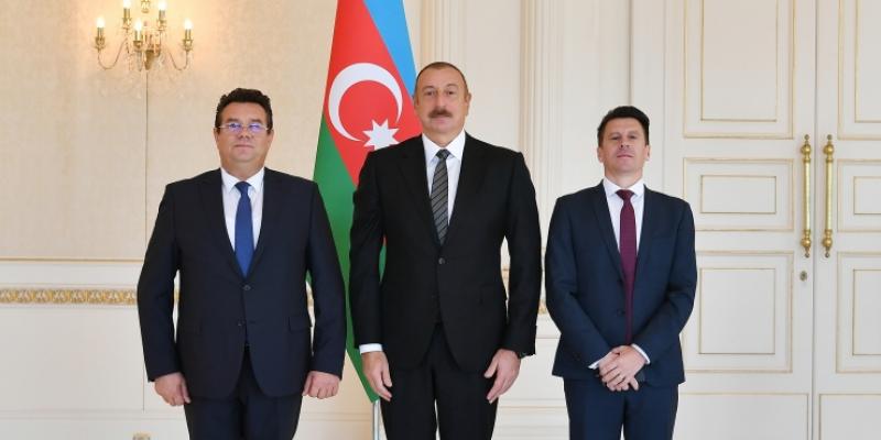 Президент Ильхам Алиев принял верительные грамоты новоназначенного посла Румынии в Азербайджане