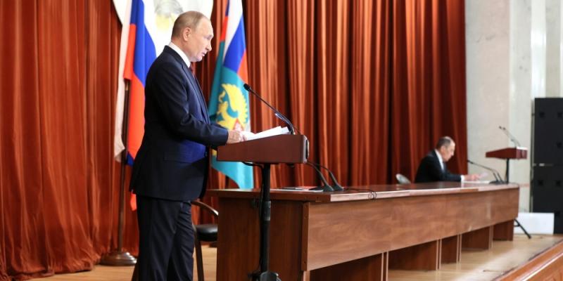 Президент России отметил роль российской дипломатии в урегулировании спорных вопросов между Азербайджаном и Арменией
