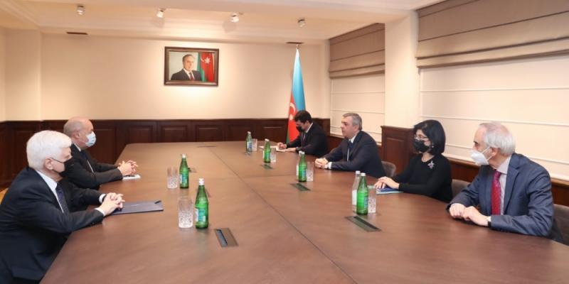 Обсуждены вопросы дальнейшего развития гуманитарного сотрудничества между Азербайджаном и Россией