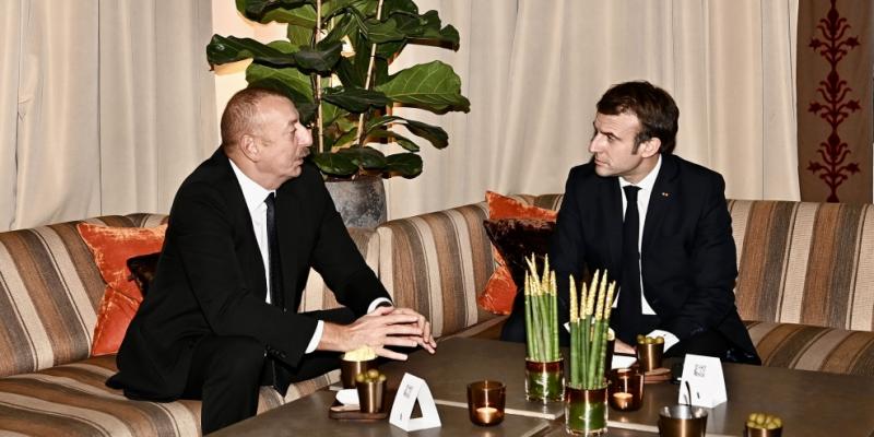 По инициативе Президента Франции в Брюсселе состоялась неформальная встреча между Президентом Азербайджана и премьер-министром Армении