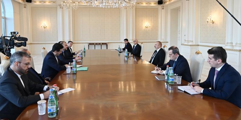 Президент Ильхам Алиев принял министра иностранных дел Ирана