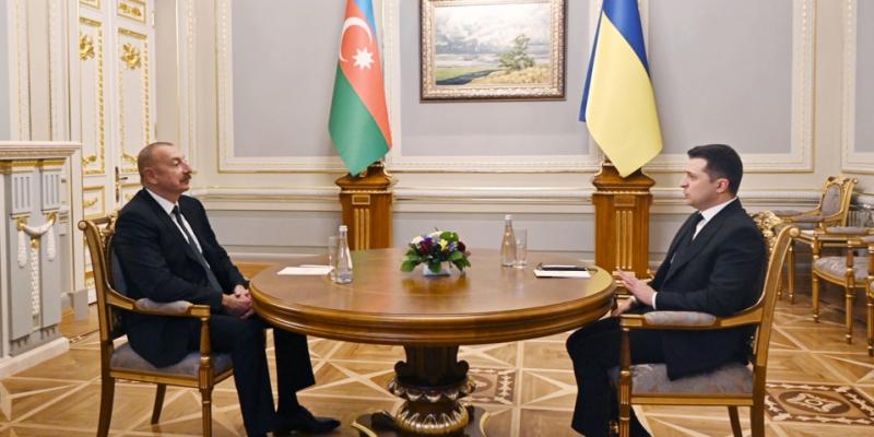 Началась встреча Президента Азербайджана Ильхама Алиева с Президентом Украины Володимиром Зеленским один на один