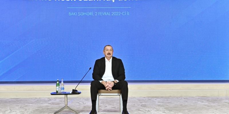Президент Ильхам Алиев принимает участие в Молодежном форуме, посвященном 25-летию Дня азербайджанской молодежи