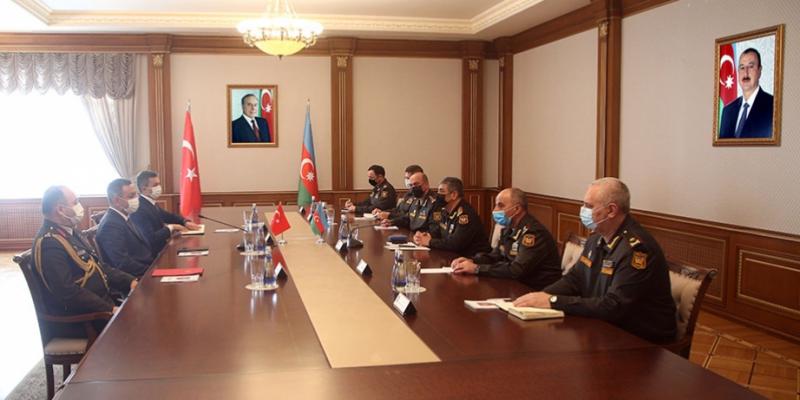 Обсуждены вопросы расширения азербайджано-турецкого военного сотрудничества