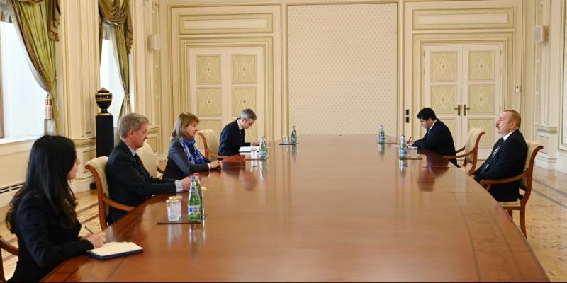 Президент Ильхам Алиев принял торгового посланника премьер-министра Великобритании по Азербайджану