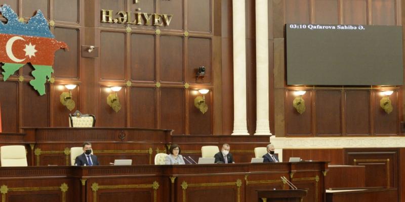 Проходит очередное пленарное заседание весенней сессии Милли Меджлиса