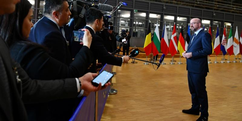 Avropa İttifaqı Şurasının Prezidenti Brüsseldə keçirilən üçtərəfli görüşün yekunları ilə bağlı jurnalistlərin suallarını cavablandırıb 
