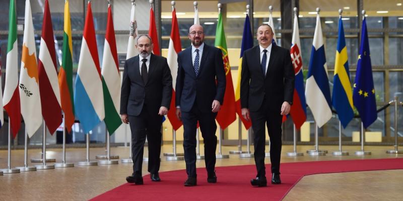 В Брюсселе состоялась встреча Президента Ильхама Алиева с президентом Совета Европейского Союза и премьер-министром Армении в формате рабочего обеда