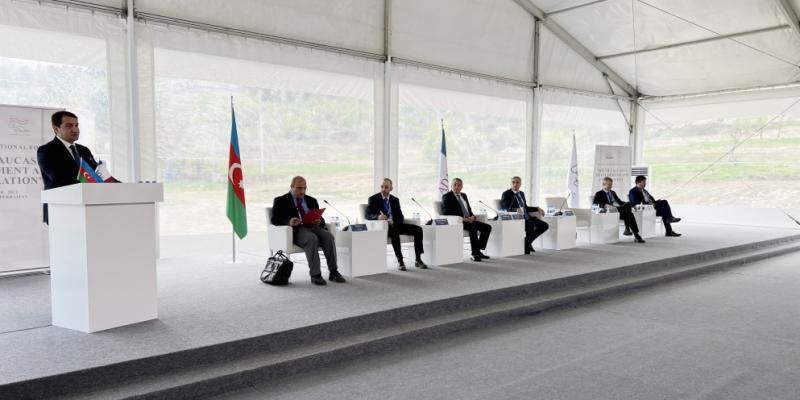 В городе Шуша проходит международный форум с участием представителей зарубежных мозговых центров