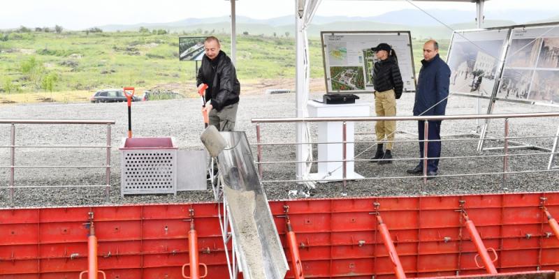 Поездка Президента Ильхама Алиева и первой леди Мехрибан Алиевой в города Физули и Шуша В городе Физули заложен фундамент Профессионального лицея