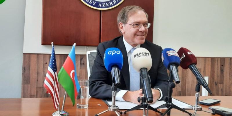 Эрл Литценбергер: Борьба Азербайджана с терроризмом заслуживает одобрения