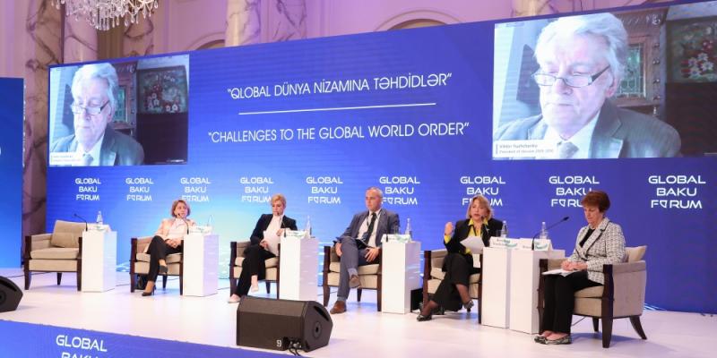 IX Qlobal Bakı Forumu işini panel iclaslarla davam etdirir