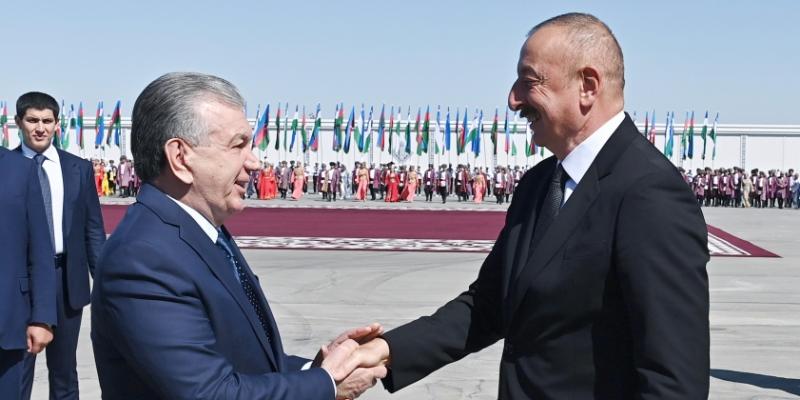 Президент Азербайджана прибыл в город Ургенч