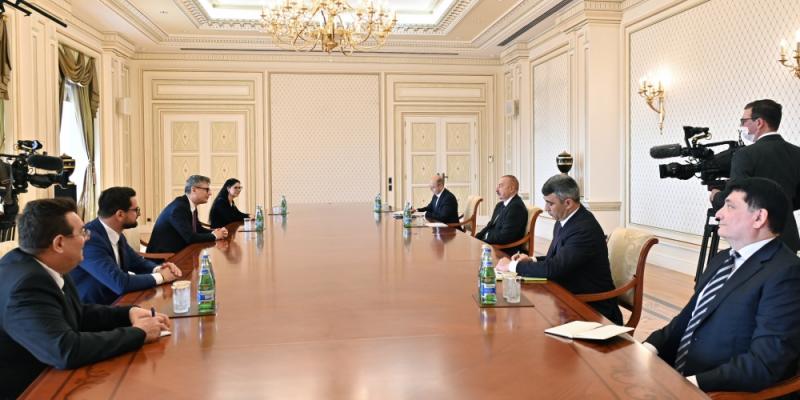 President Ilham Aliyev received Romanian delegation
