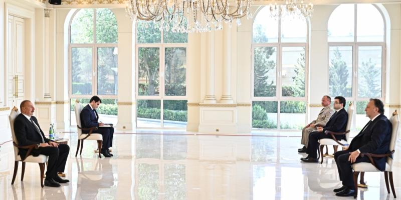 Президент Ильхам Алиев принял верительные грамоты новоназначенного посла Чешской Республики в Азербайджане