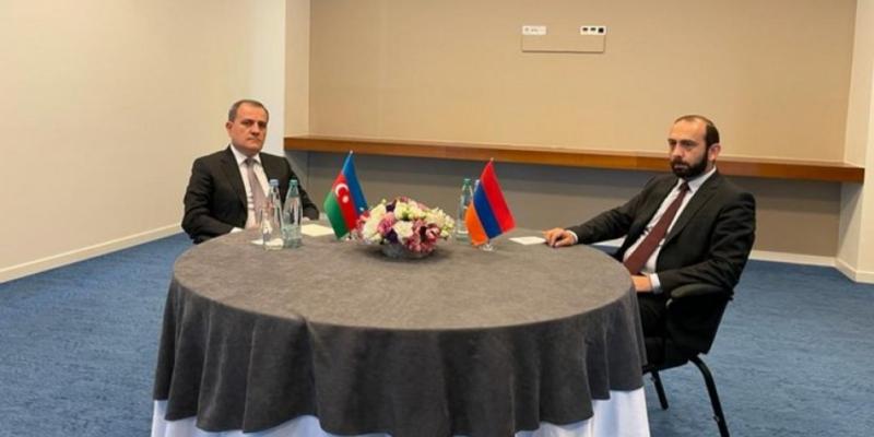 В Тбилиси проходит встреча министров иностранных дел Азербайджана и Армении