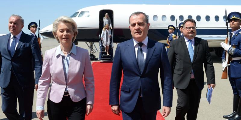 Президент Европейской комиссии прибыла с визитом в Азербайджан