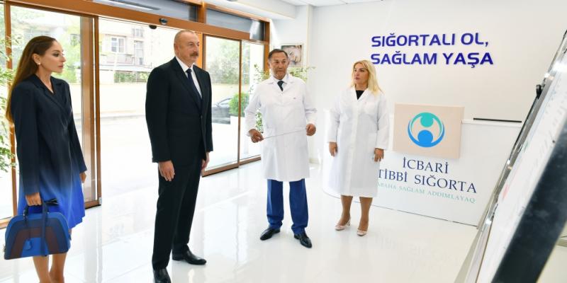 Президент Ильхам Алиев и первая леди Мехрибан Алиева ознакомились с условиями, созданными после капитального ремонта в родильном доме номер 2 в столичном поселке Бакиханов