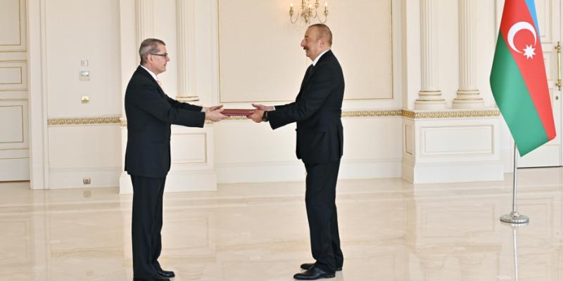 Президент Ильхам Алиев принял верительные грамоты новоназначенного посла Австрии в нашей стране 