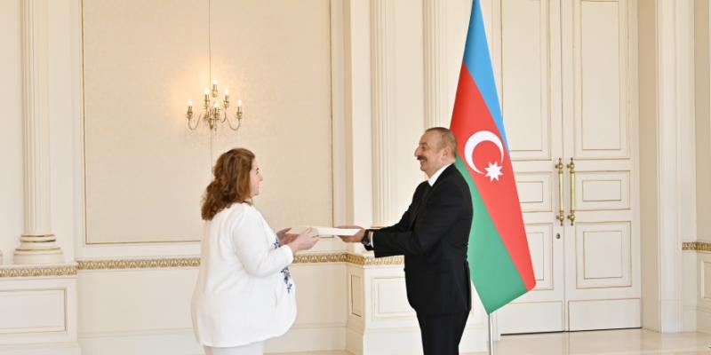 President Ilham Aliyev received credentials of incoming ambassador of Argentina