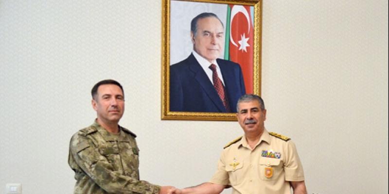 Azerbaijan’s defense minister meets with head of Turkish contingent