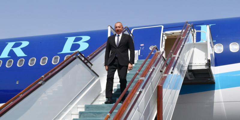 Президент Азербайджана Ильхам Алиев прибыл с визитом в Узбекистан