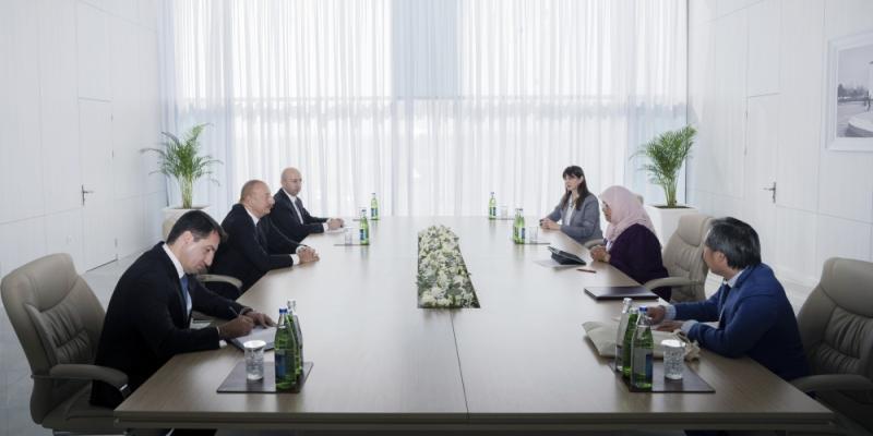 Президент Ильхам Алиев принял исполнительного директора Программы ООН по населенным пунктам