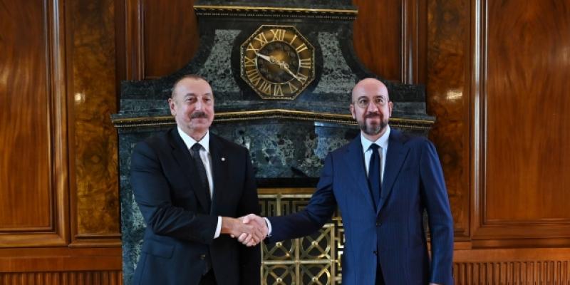 Cостоялась встреча Президента Ильхама Алиева с президентом Совета Европейского Союза в Праге