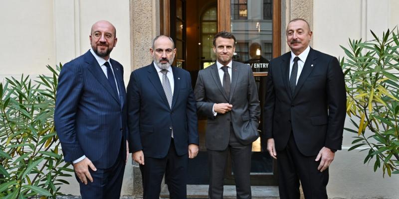 В Праге состоялась встреча Президента Ильхама Алиева с Президентом Франции, президентом Совета Европейского Союза и премьер-министром Армении 