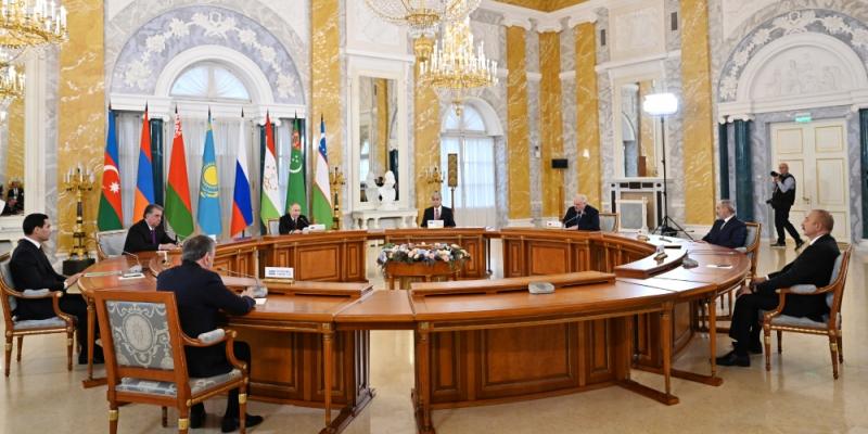 В Санкт-Петербурге состоялась неформальная встреча глав государств СНГ 