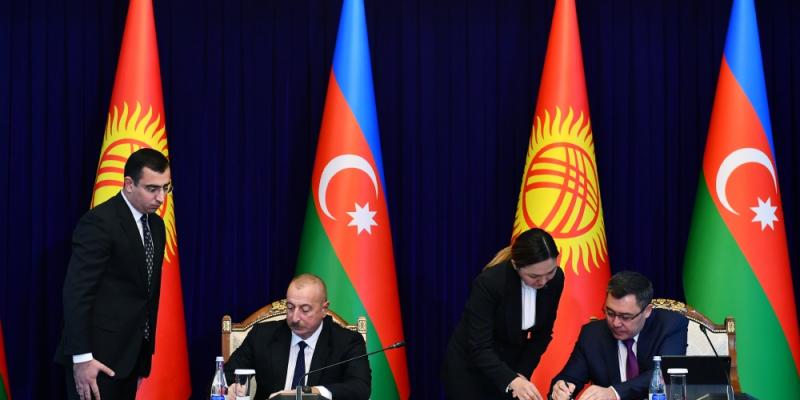 Подписаны азербайджано-кыргызские документы 