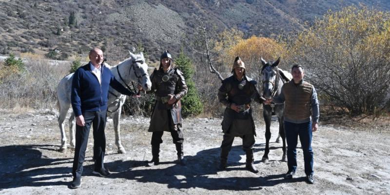 В Государственном природном парке «Ала-Арча» в Бишкеке организована культурная программа. В мероприятии приняли участие президенты Азербайджана и Кыргызстана