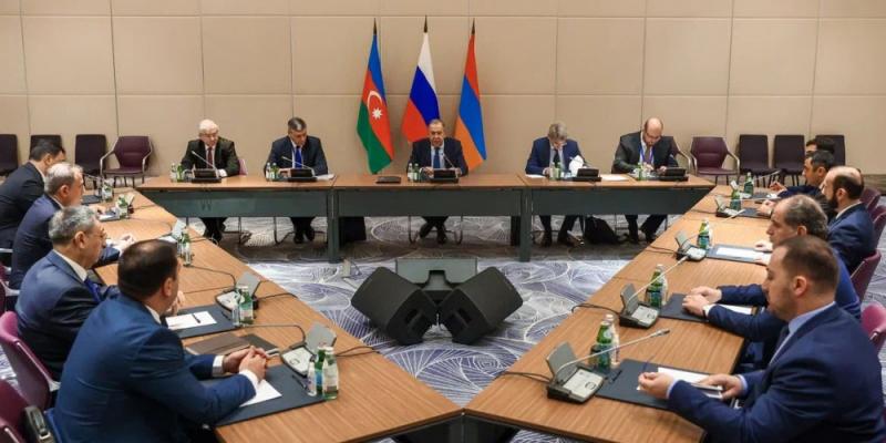 В Астане состоялась встреча глав МИД Азербайджана, России и Армении