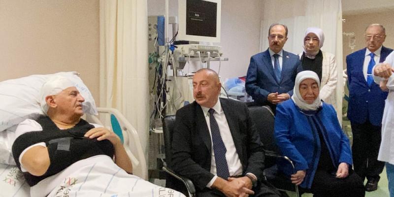 Президент Ильхам Алиев навестил в больнице Бинали Йылдырыма, Шамиля Айрыма и телохранителя Огузхана Демирчи, попавших в дорожно-транспортное происшествие в нашей стране