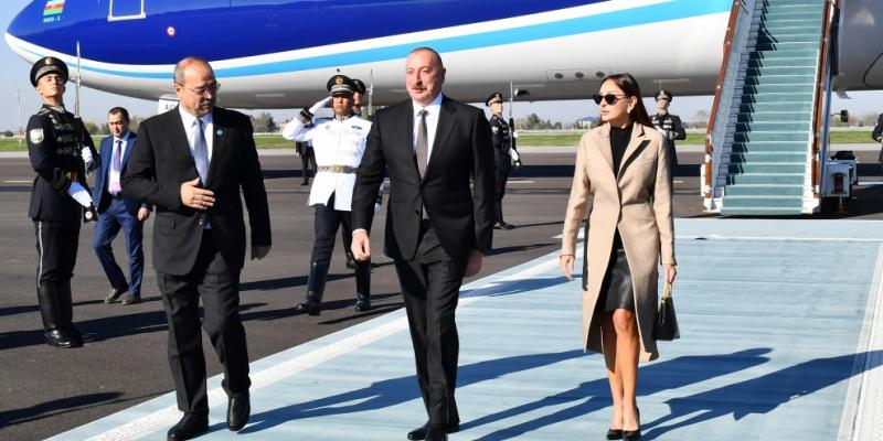Президент Азербайджана Ильхам Алиев прибыл в Самарканд