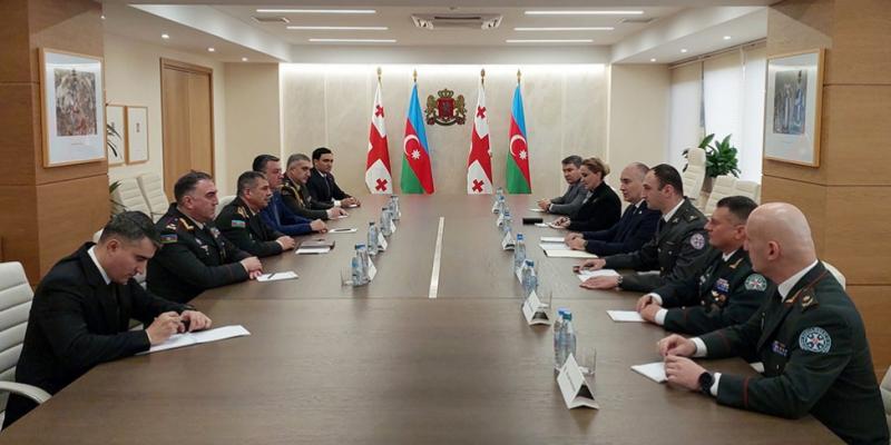 Министры обороны Азербайджана и Грузии обсудили вопросы региональной безопасности, развития военного сотрудничества