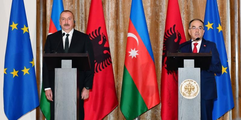 Президенты Азербайджана и Албании выступили с заявлениями для печати