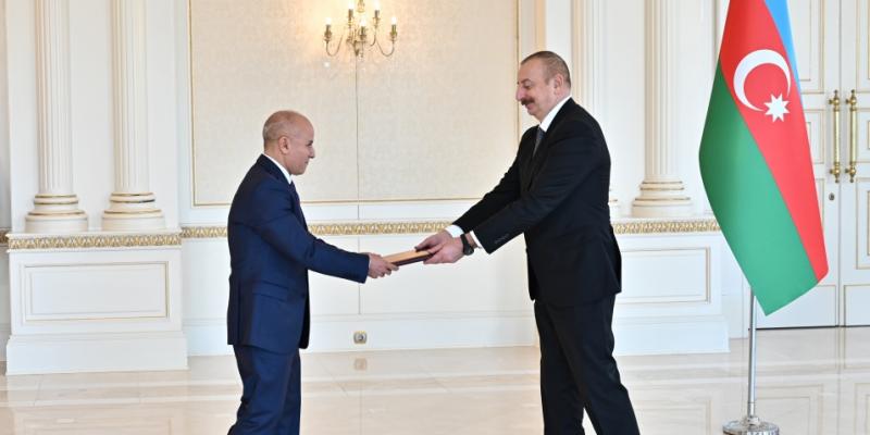 Президент Ильхам Алиев принял верительные грамоты новоназначенного посла Ливии в Азербайджане